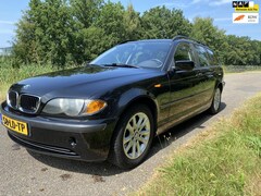BMW 3-serie Touring - 318i Automaat | leer | Youngtimer