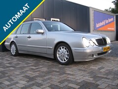 Mercedes-Benz E-klasse Combi - 240 7-persoons Xenon | youngtimer | schuifdak