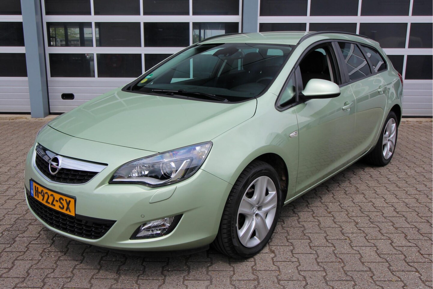 opel-astra-sports-tourer-1-4-turbo-edition-1-4-turbo-edition-140-pk.jpg