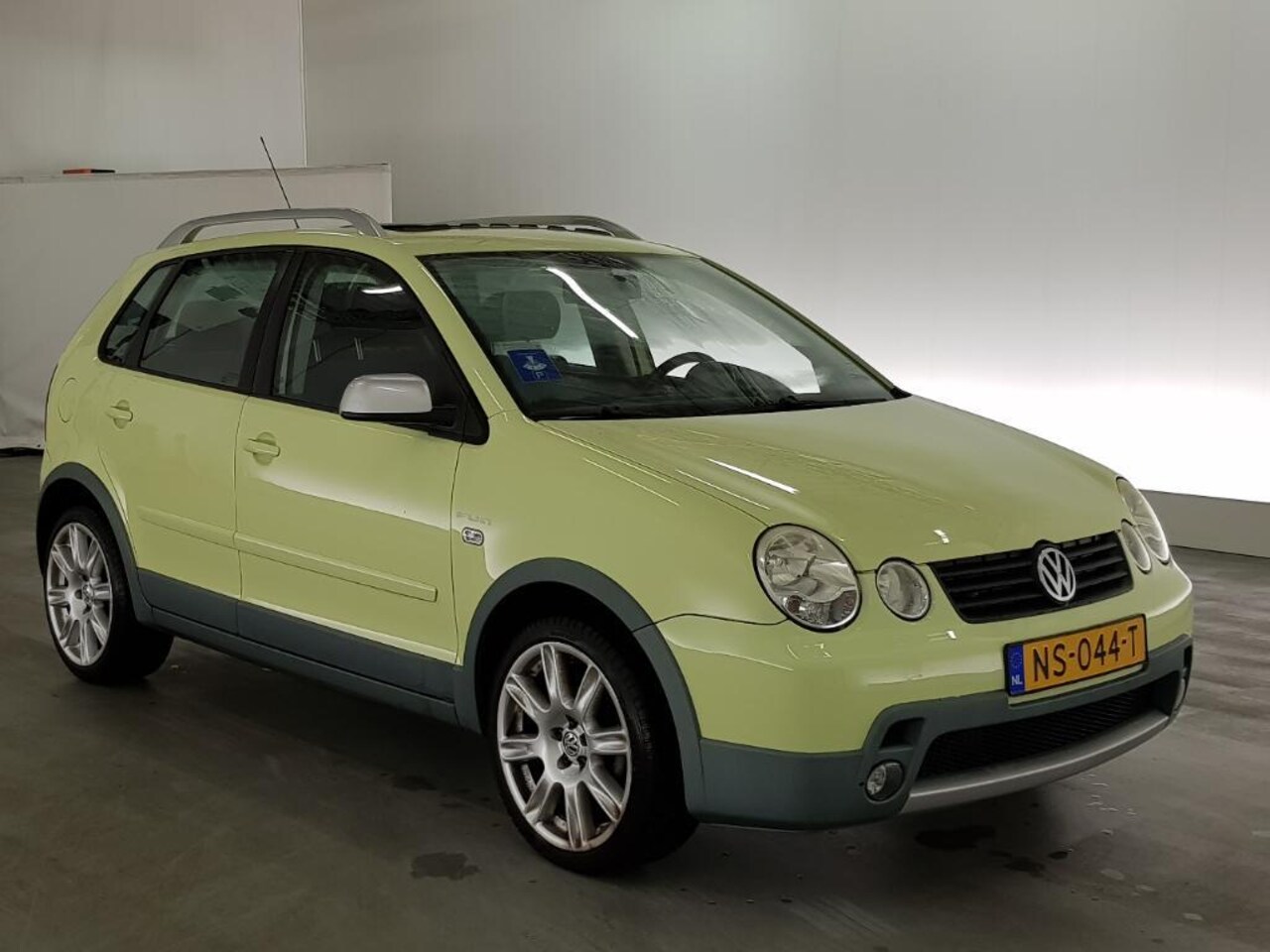 volkswagen-polo-1-2-12v-comfortline-crosspolo-fun.jpg
