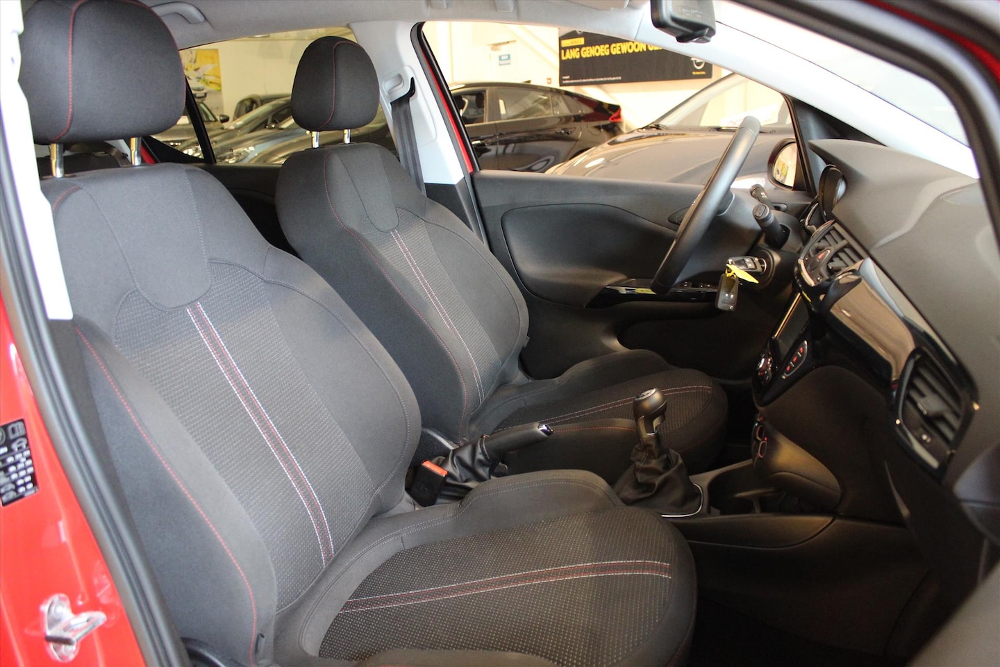 opel-corsa-1-4-90pk-5d-black-edition.jpg