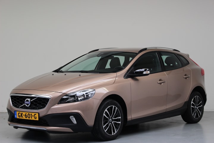 Volvo V40 Cross Country 2 0 T3 Momentum Rijklaarprijs 15 Benzine Occasion Te Koop Op Autowereld Nl