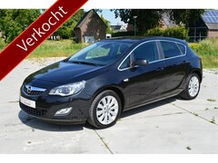 Opel Astra - 1.4 Turbo Cosmo | Xenon | Navigatie | Cruise Control | OOK ZONDAG 1 NOVEMBER OPEN