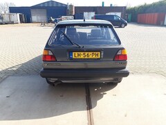 Volkswagen Golf - 1.8 GTI