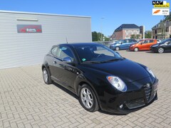 Alfa Romeo MiTo - 1.4 goede staat vele opties, airco centrale deurver. cd, getint glas, metallic lak lm velg