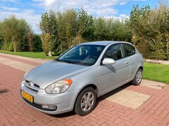 Hyundai Accent - 1.4i Dynamic Joy