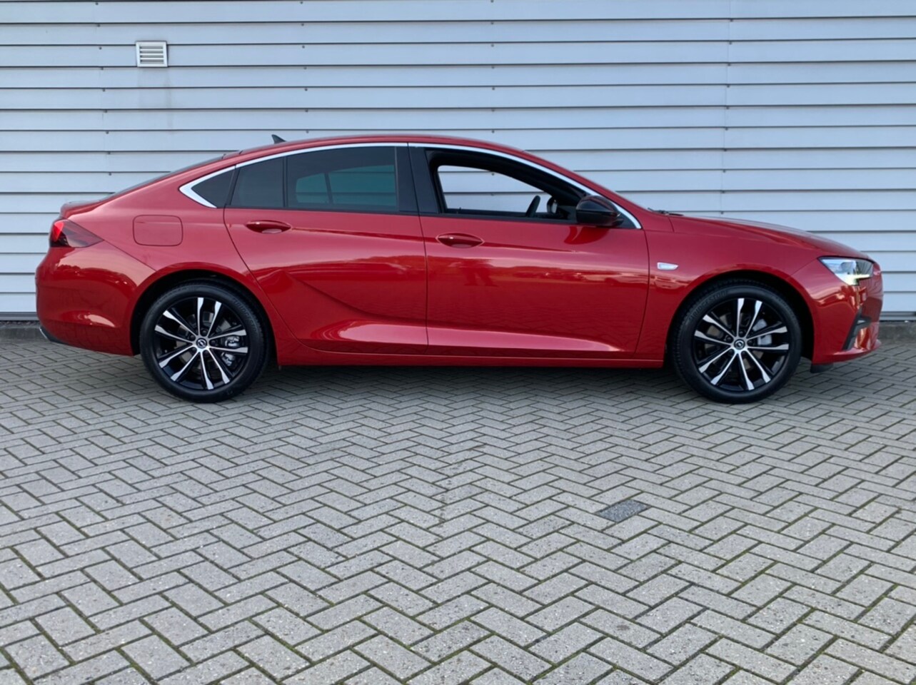 opel-insignia-grand-sport-2-0-turbo-200pk-aut-ultimate-bose-leer.jpg