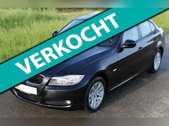 BMW 3-serie - 318i HIGH EXECUTIVE / AUTOMAAT / KEYLESS GO/ NAVI /XENON