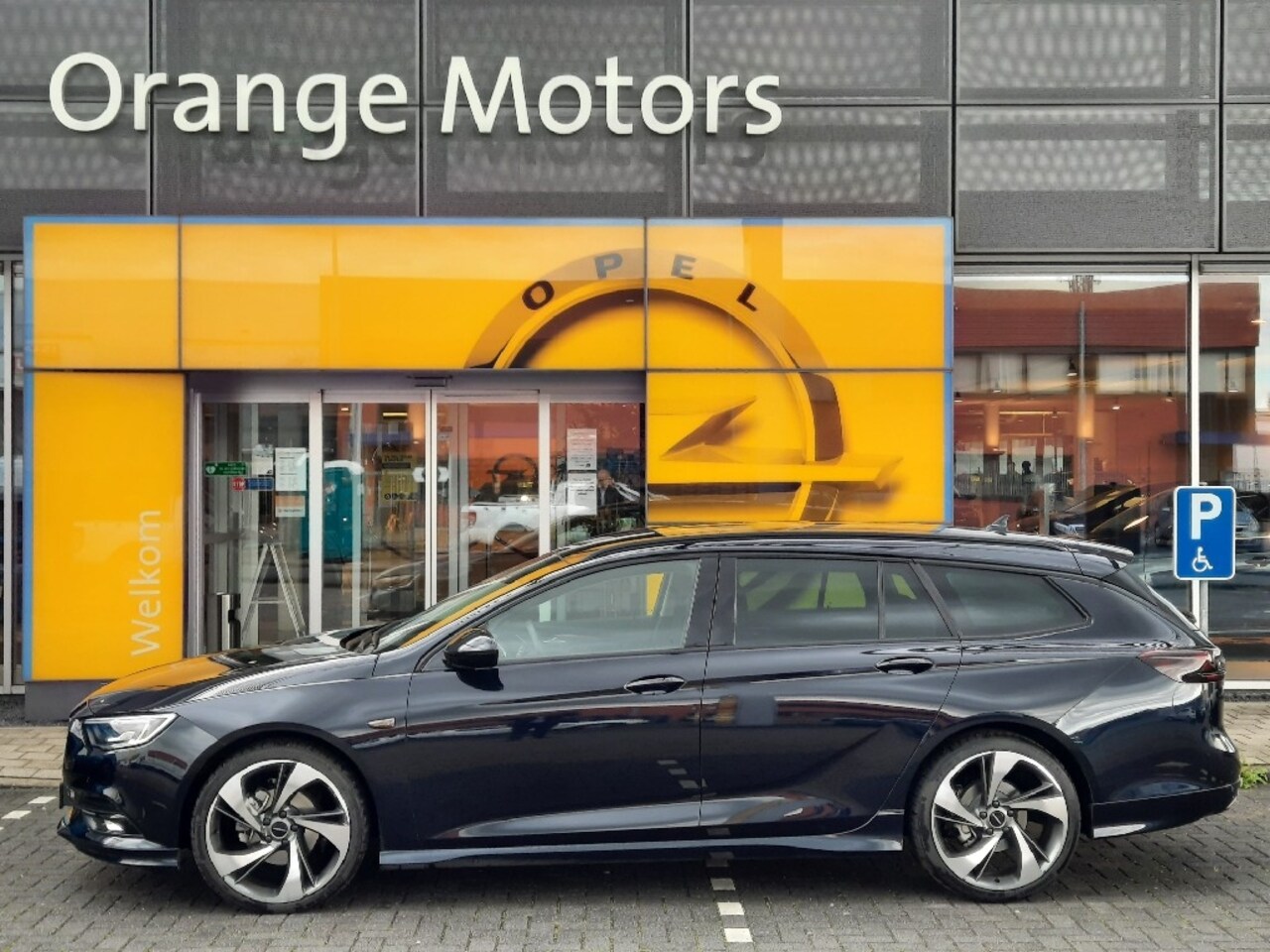 opel-insignia-sports-tourer-1-5-turbo-automaat-black-line-opc-line-custompaint-uniek.jpg