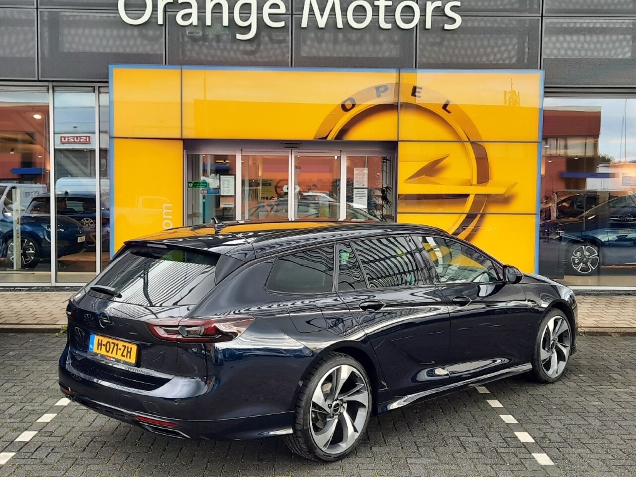 opel-insignia-sports-tourer-1-5-turbo-automaat-black-line-opc-line-custompaint-uniek.jpg
