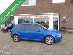 Volkswagen Golf - 1.6