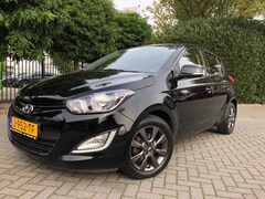 Hyundai i20 - 1.2 Go, AIRCO, Bluetooth, Cruise Control, Led, Privacy Glass, stoelverwarming
