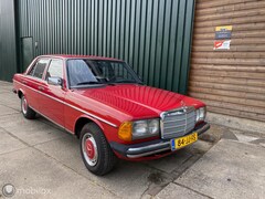 Mercedes-Benz 200-serie - 240 D 1984
