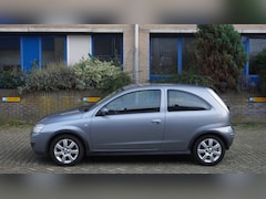 Opel Corsa - 1.4-16V Silverline