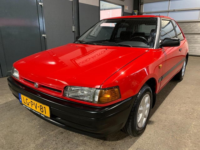 mazda-323-1-3i-sport-uniek-52-000-nap-1e-eigenaar.jpg