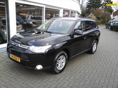 Mitsubishi Outlander - 2.2 DI-D Intense Trekhaak/Navigatie/Cruise-control