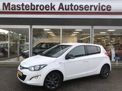 Hyundai i20 - 1.2 HP i-Motion | Parkeersensoren | Radio/CD | Trekhaak | LM Velgen | Staat in Hardenberg