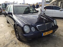 Mercedes-Benz E-klasse Combi - 200 K. Classic