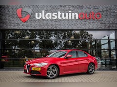 Alfa Romeo Giulia - 2.0T Super 200PK, Bi-Xenon, Adap. cruise, Lane assist,