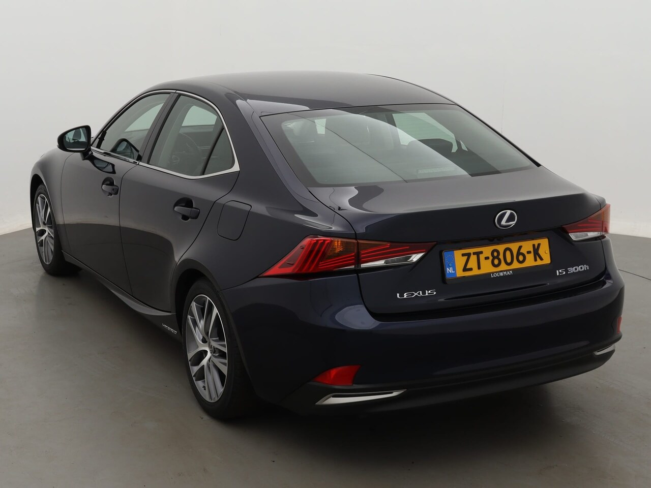 lexus-is-300h-hybrid-business-line-i-verkeersassistentie-i-lexus-navigatie-i-parkeercamera-i-stoelv.jpg