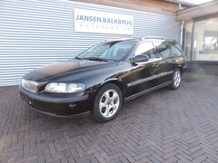 Volvo V70 - 2.4 D5