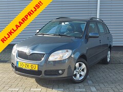 Skoda Fabia Combi - 1.6-16V Ambiente airco, radio/cd speler, cruisecontrol, lmv, dakrails, trekhaak