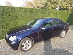 Mercedes-Benz C-klasse - 200 CDI Automaat Classic | Airco | Trekhaak Let op (automaat schakelt niet goed)