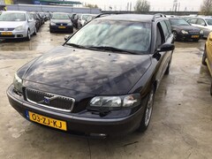 Volvo V70 - 2.4 D5
