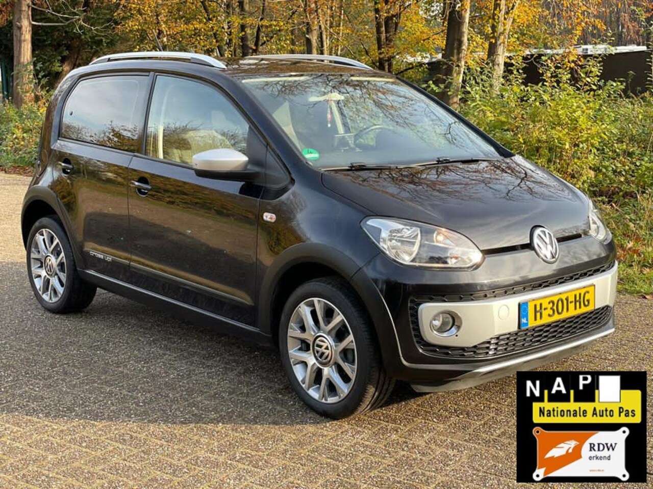 volkswagen-up-1-0-75pk-cross-up.jpg