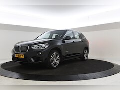 BMW X1 - 2.0i Automaat Sportline Panoramadak Trekhaak Sportstoelen