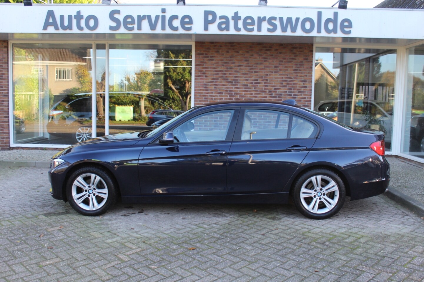 BMW 3-serie - 320i High Executive 320i High executive - AutoWereld.nl