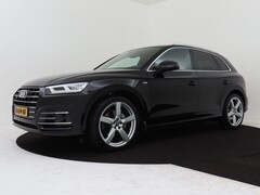 Audi Q5 - Hybrid 55TFSI e Competition 367pk Luchtvering/Navi/Pandak/