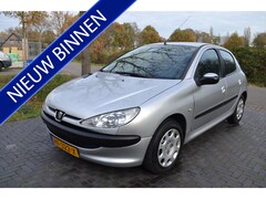 Peugeot 206 - 1.4 X-line '05 5drs 138dkm Airco €1980,