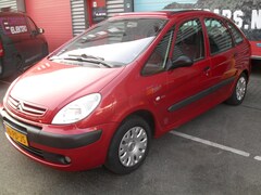 Citroën Xsara Picasso - 1.8i-16V, CLIMA, CRUISE PANODAK, trekhaak, etc