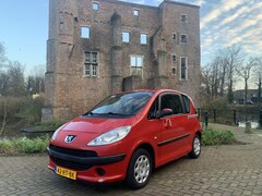 Peugeot 1007 - 1.4 Urban 36.847 kilometer