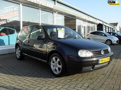 Volkswagen Golf - 1.6-16V