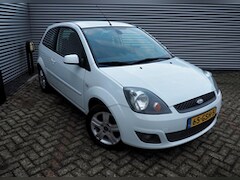 Ford Fiesta - 1.3 Futura XL CLIMA PARKEER S. LM VELGEN