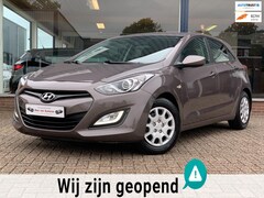 Hyundai i30 - 1.4 i-Drive Cool 5 deurs 99PK Airco/LED/MTF-stuur 15.505KM 1e eigenaar/Dealer OH/Nieuwstaa