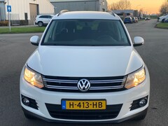 Volkswagen Tiguan - 1.4 TSI Easyline Nieuwstaat-Dealer onderhouden-Nieuw APK
