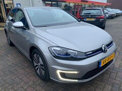 Volkswagen e-Golf - WPOMP/BEREIK 240KM/LED/AUT/4 OP VOORRAAD
