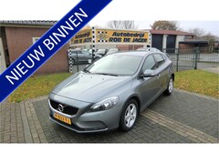 Volvo V40 - 2.0 D2 Nieuw Model Kinetic Navi Ecc-Airco Lmv Pdc Cruise Bluetooth 6-Bak enz. GEEN AFLEVER