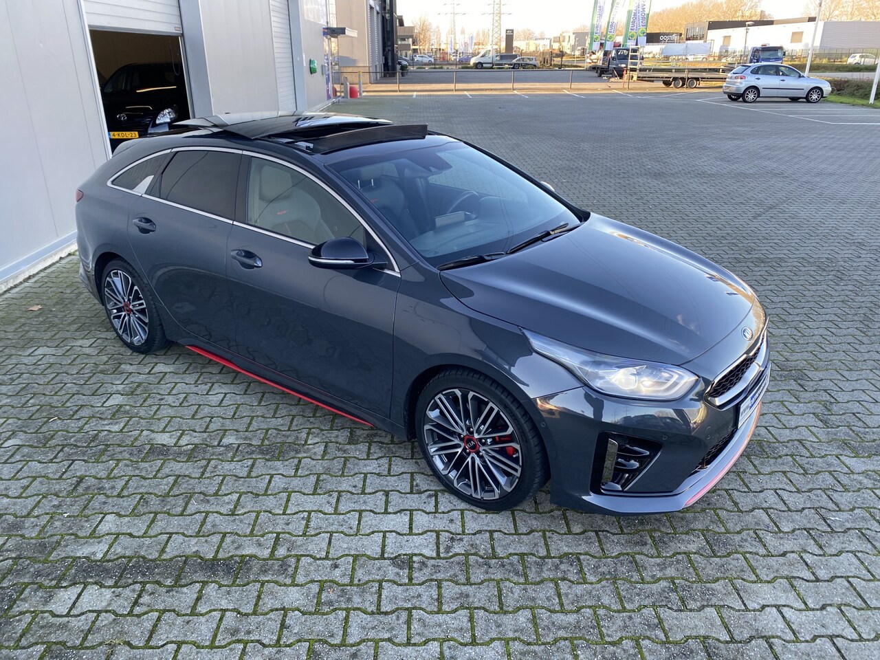 kia-pro-cee-d-1-6-t-gdi-gt-204pk-automaat-navi-camera-pano-led-jbl-suede-leer.jpg