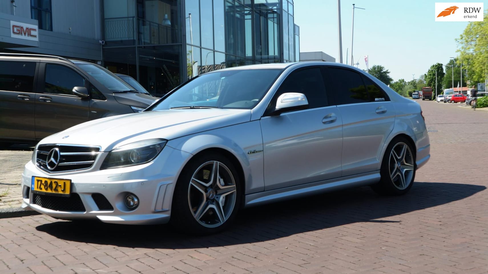 mercedes-benz-c-klasse-63-amg-full-option-c63-v8.jpg