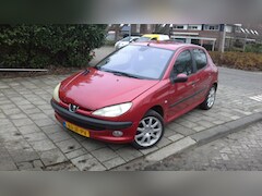 Peugeot 206 - AUTOMAAT MET AIRCO & JAAR APK