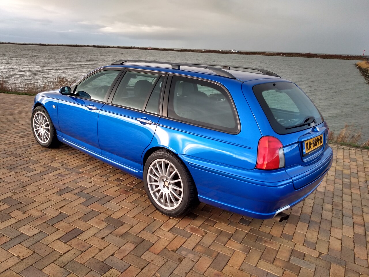 mg-zt-t-2-5-v6-190.jpg