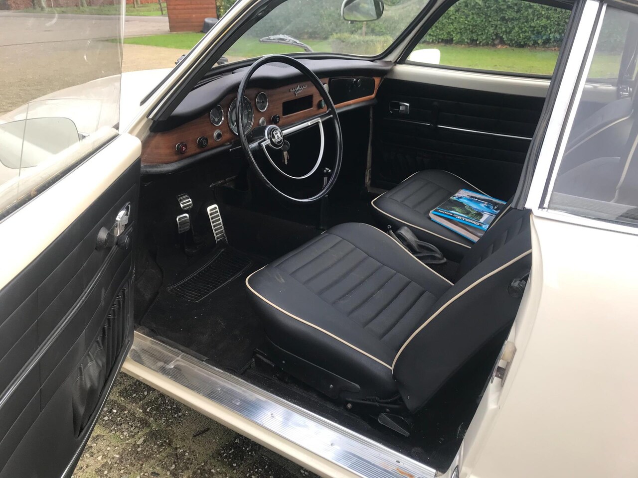 volkswagen-karmann-ghia-origineel-nederlandse-auto-zeer-mooie-auto-uniek-a-p-k-16-04-2021.jpg
