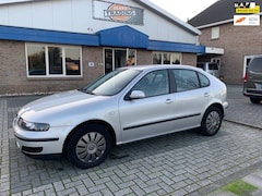 Seat Leon - 1.6-16V Stella airco , electr. ramen , centrale vergrendeling , trekhaak