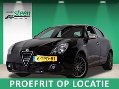 Alfa Romeo Giulietta - 1.4 TURBO 170PK DISTINCTIVE AUT. / LEDER / NAVIGATIE / BLUETOOTH / ECC / CRUISE / PDC / XE