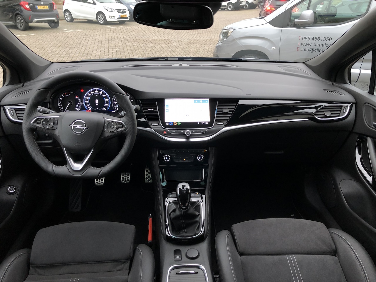 opel-astra-sports-tourer-1-2-elegance-110-pk-alcantara-bekleding-voorruitverwarming-bose-opc-line-interieur.jpg