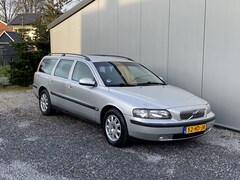 Volvo V70 - 2.4 Comfort Line | Autom. Airco | Cruise Control | LMV | Distributieriem is vervangen | AP